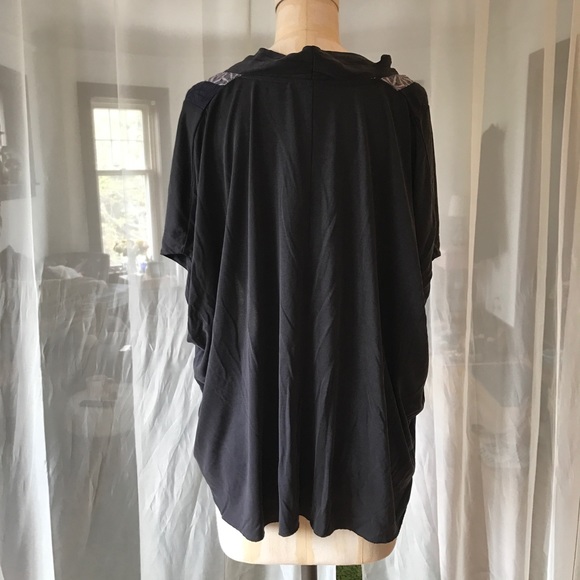 🛍Anthropologie Super Soft Embroidered Top! - Picture 3 of 5